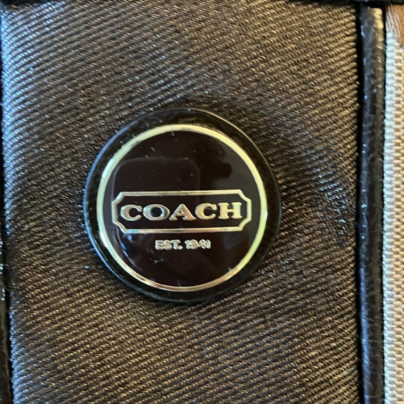 Coach C-pattern tote bag in camel. - Picture 2 of 6